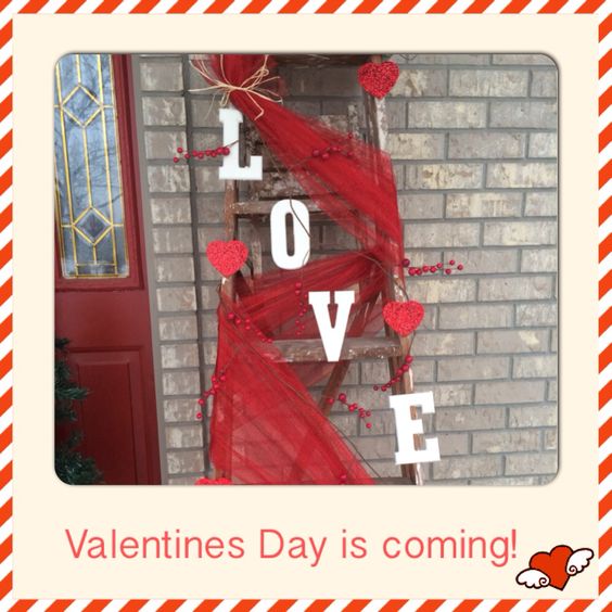 Valentines Front Porch Decor - Valentine's Day decorated ladder