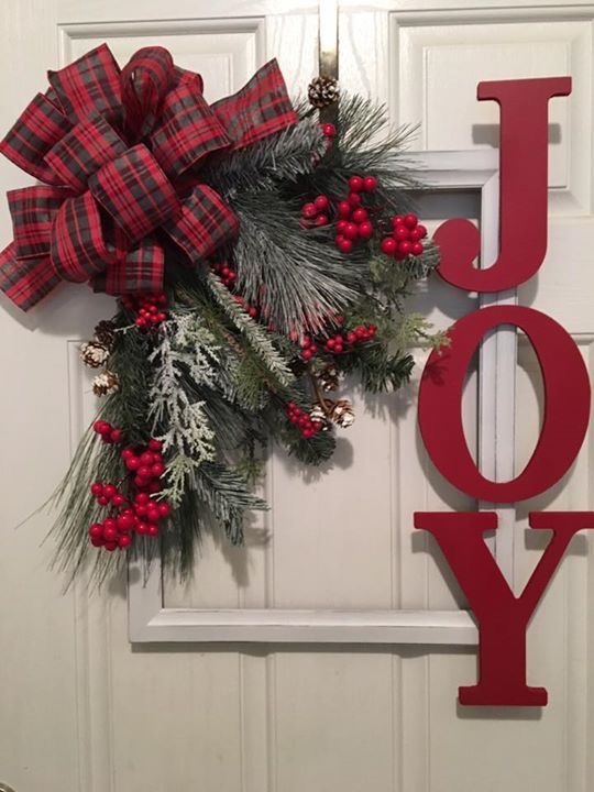 Joy photo frame wreath
