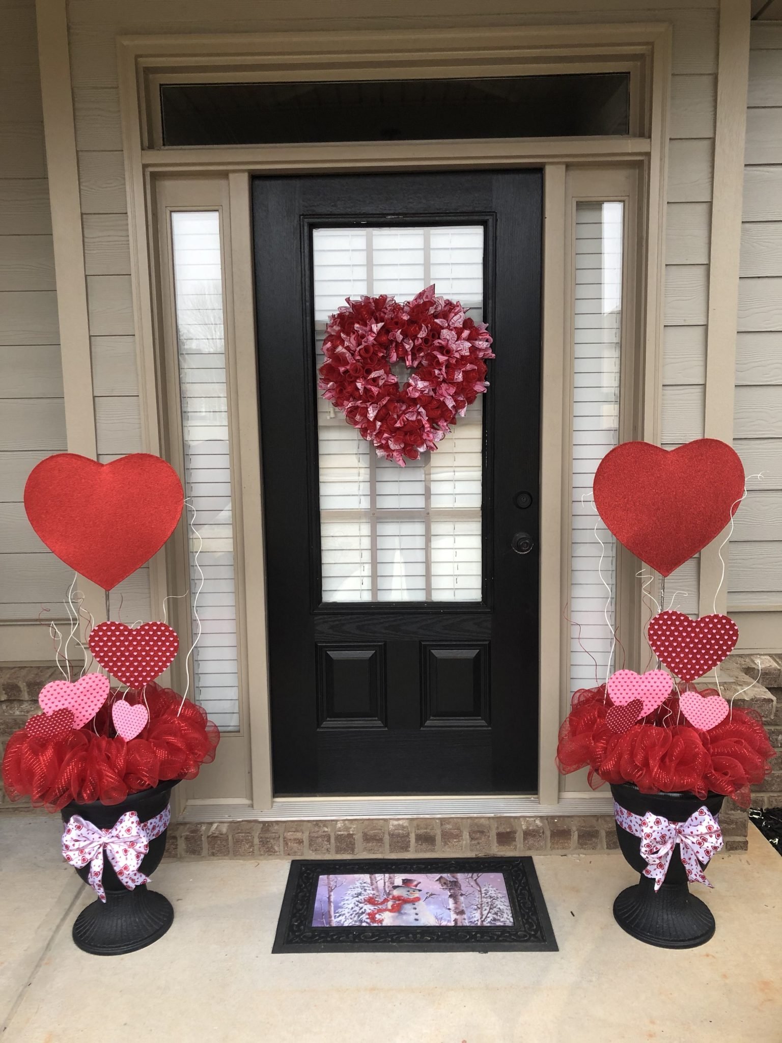 Front Yard Valentine Decor