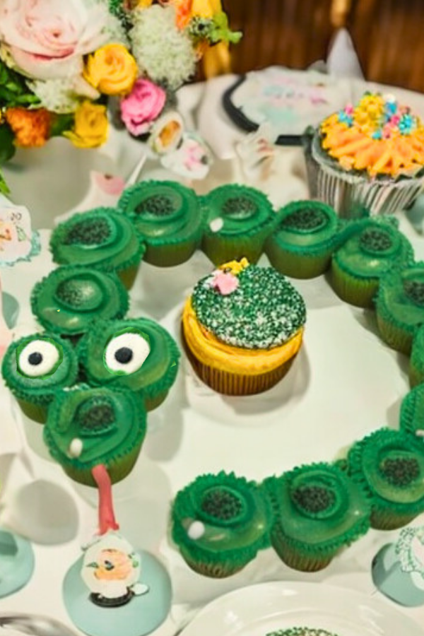 snake cupcake